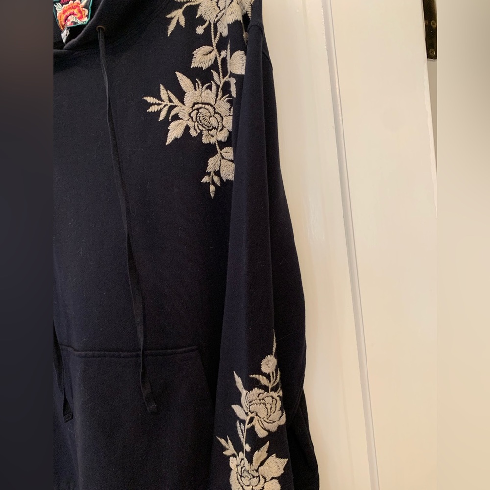 Johnny Was Embroidered Hoodie NWOT - Picture 10 of 11